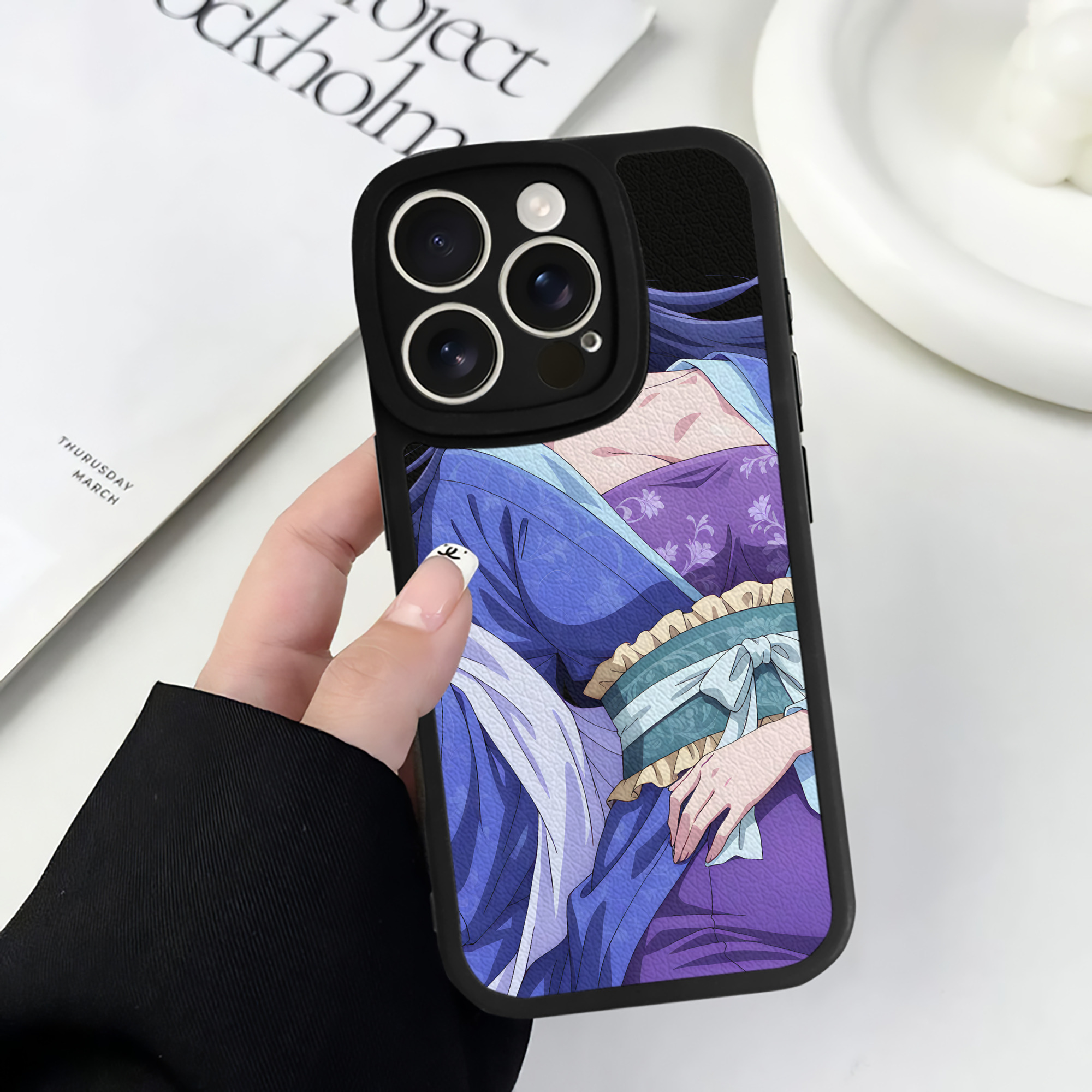 （画像用） 薬屋のひとりごと The Apothecary Diaries 【iPhone 16シリーズ対応】シリコンスマホケース（レザー調） 材質：シリコン